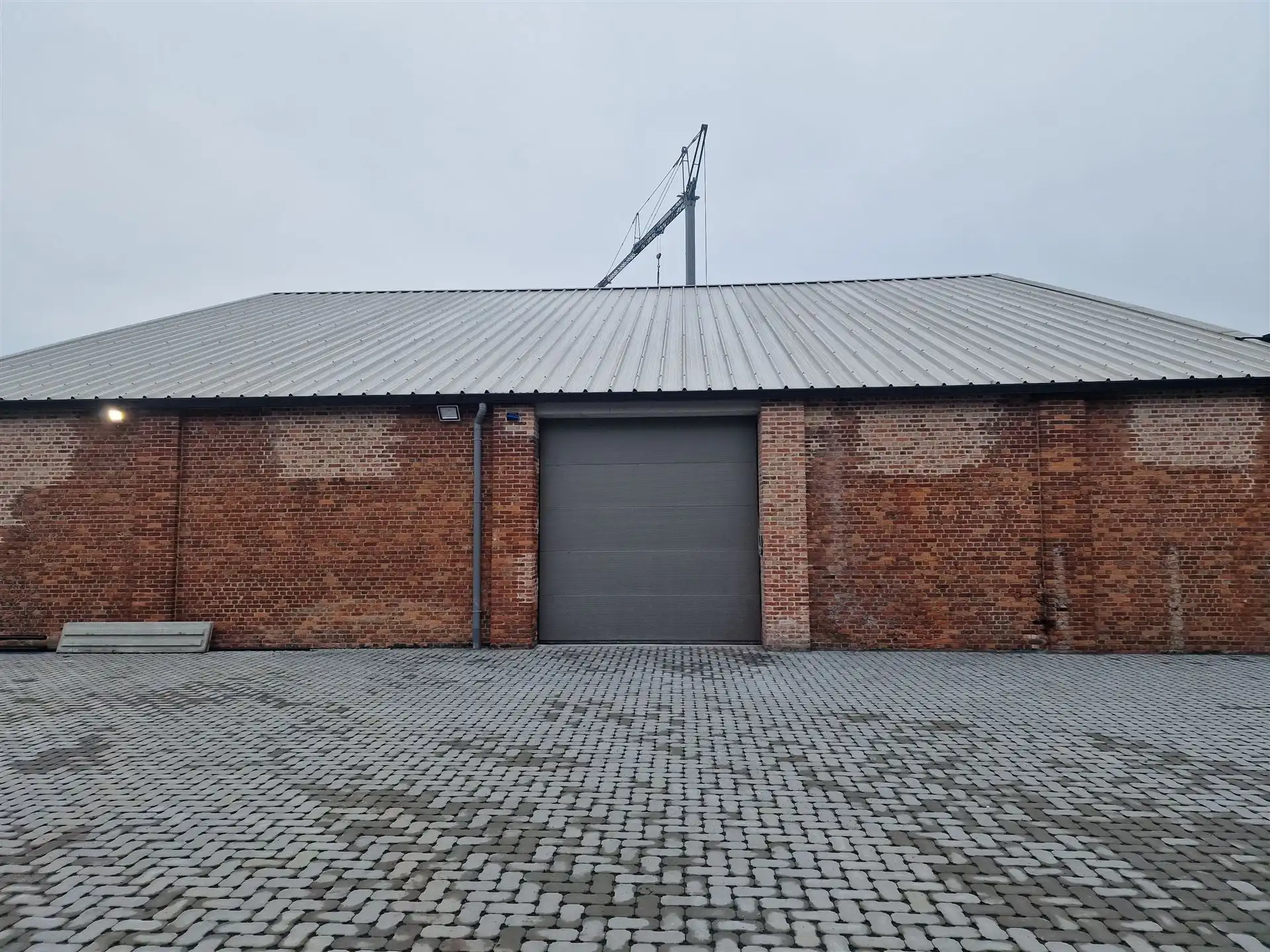 MULTIFUNCTIONEEL MAGAZIJN TE KOOP foto 2