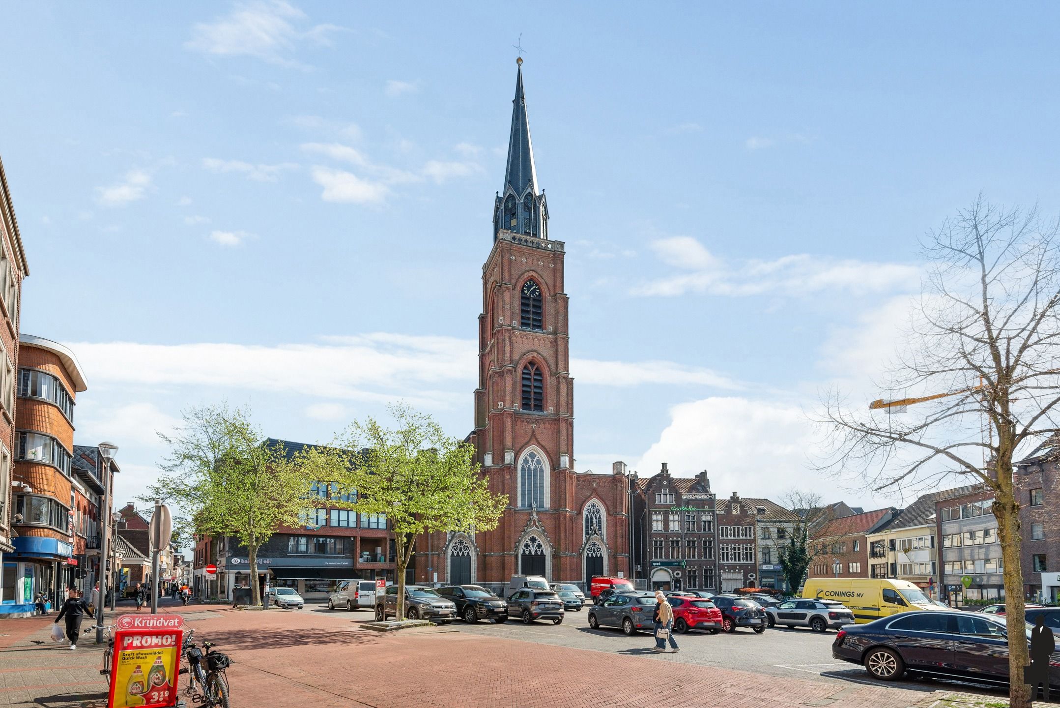 Ruim deels op te frissen app met 3 slpks, lift en terras foto 17