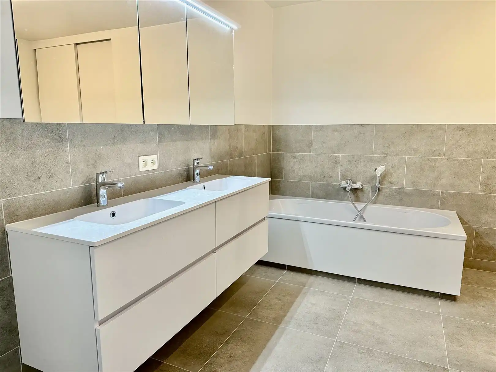 Mooi ingericht appartement te huur in centrum van Oudenaarde  foto 8