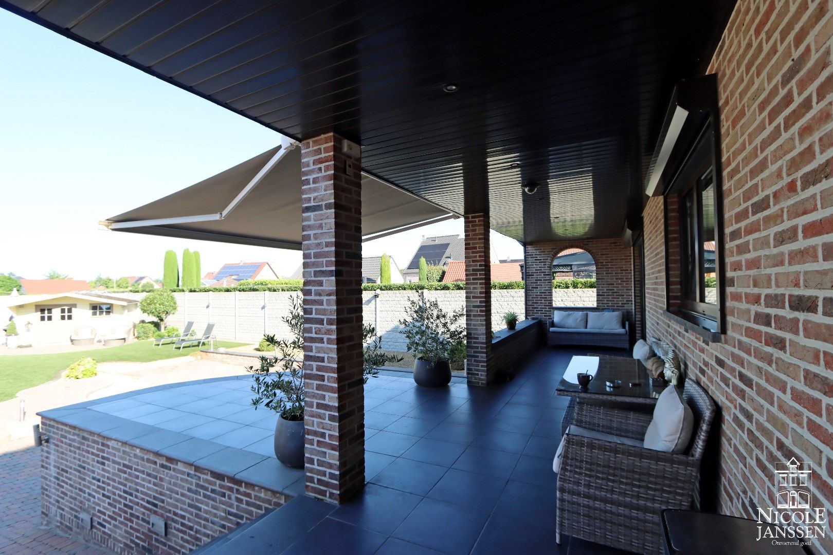 Instapklare gezinswoning met drie slaapkamers, twee badkamers, grote kelder en vrijstaande garage foto 21