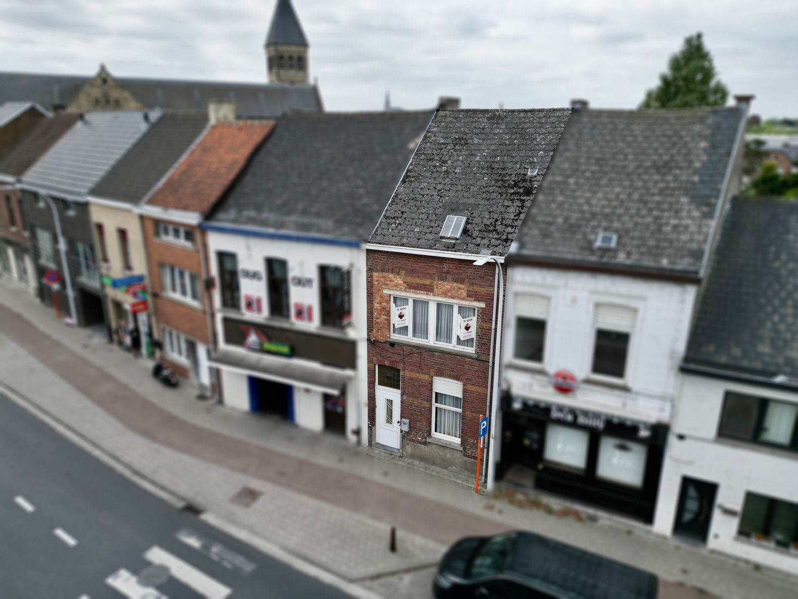 Hoofdfoto van de publicatie: Centraal gelegen rijwoning met 2 SLPK én mooie stadstuin!