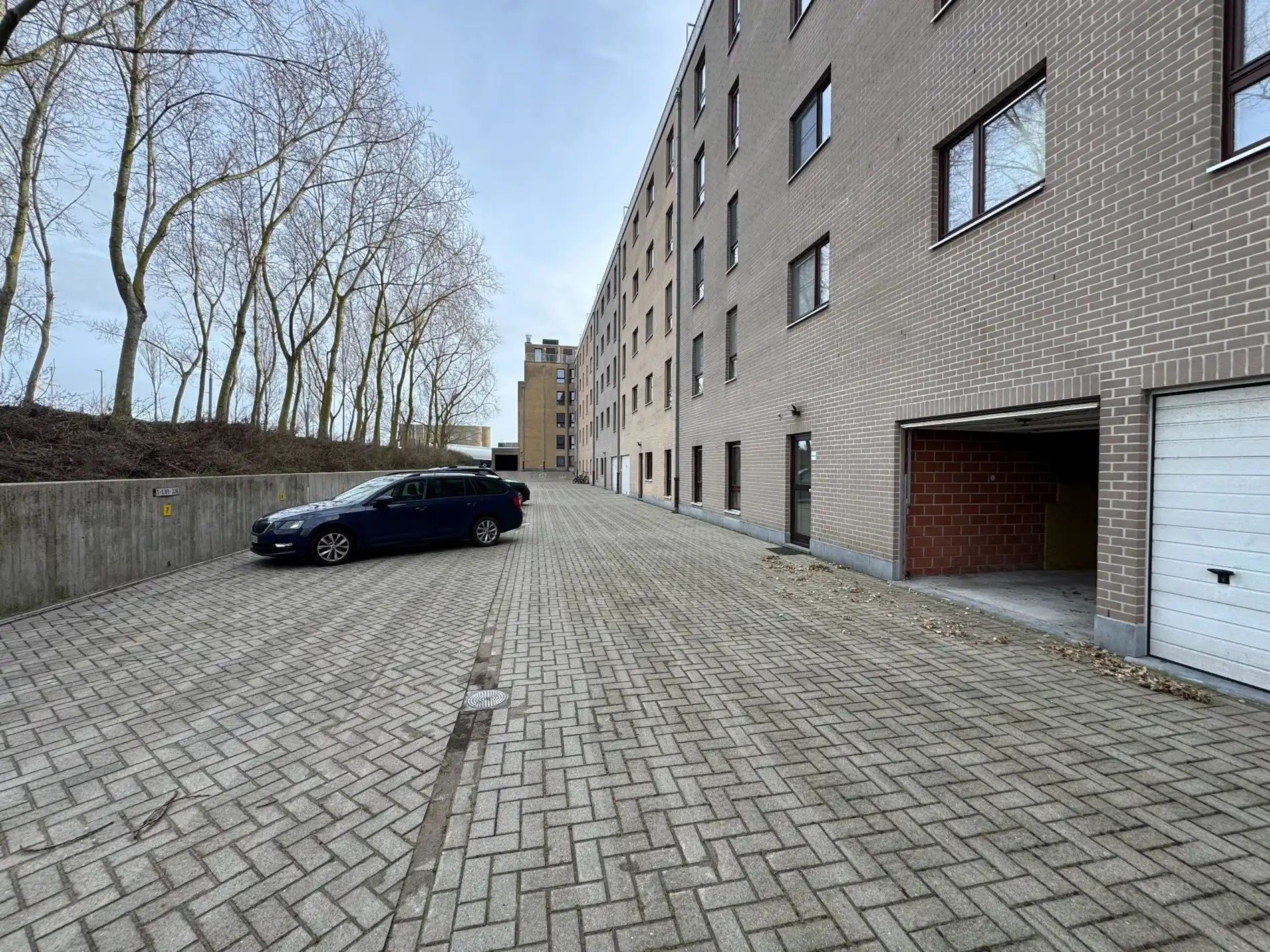 Gesloten garagebox op de Rederskaai te Zeebrugge foto 4