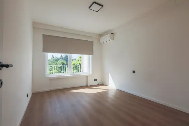 Residentieel gelegen, instapklaar appartement met 2 slaapkamers, terras, kelder en ruime Garage (energielabel B...) foto 5