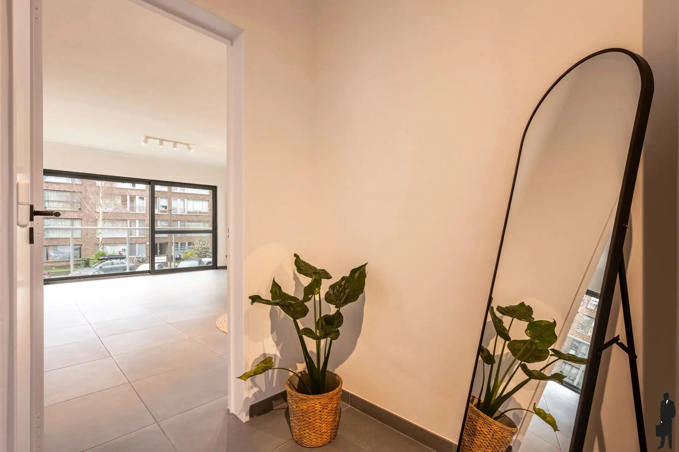 Lichtrijk gerenoveerd instapklaar appartement met 2 slpk foto 11