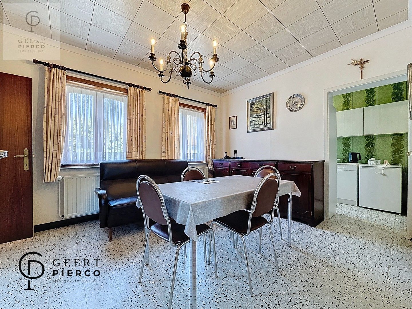 Charmante woning met schuur foto 4