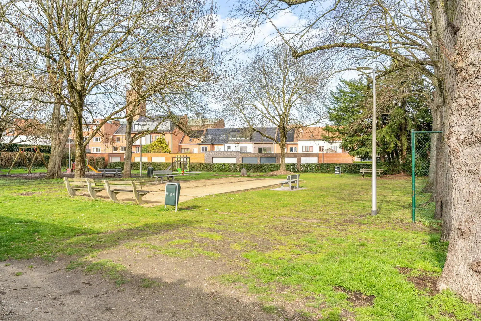 Verrassend ruime stadswoning met 5 slaapkamers en mooie tuin foto 30