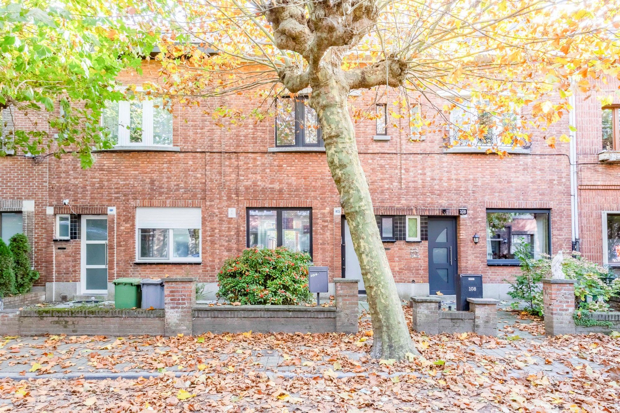 Gerenoveerde feelgood gezinswoning in de begeerde Paddeschootdreef foto 3