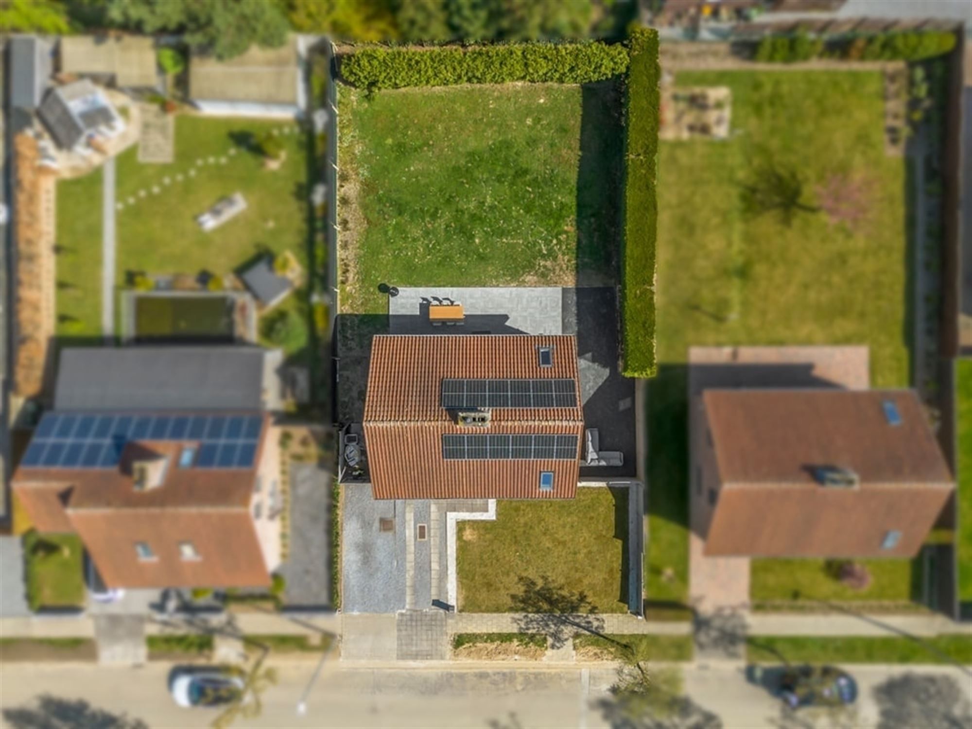 GEZELLIGE GEZINSWONING MET GARAGE OP EEN TOPLOCATIE IN ZEPPEREN  foto 3