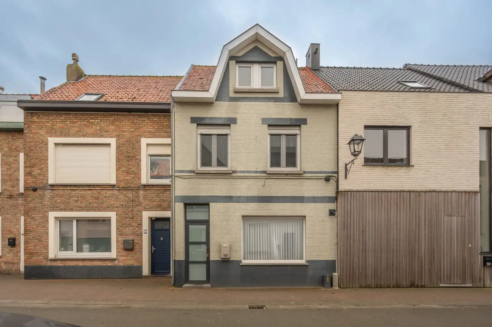 Instapklare woning in hartje Heist foto {{pictureIndex}}