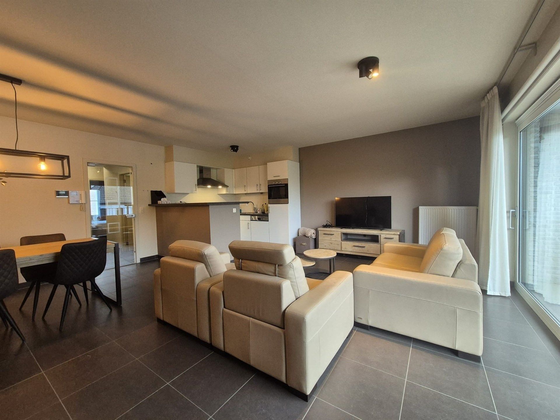 Modern 2-slaapkamerappartement in een stijlvol landelijk gebouw foto 4