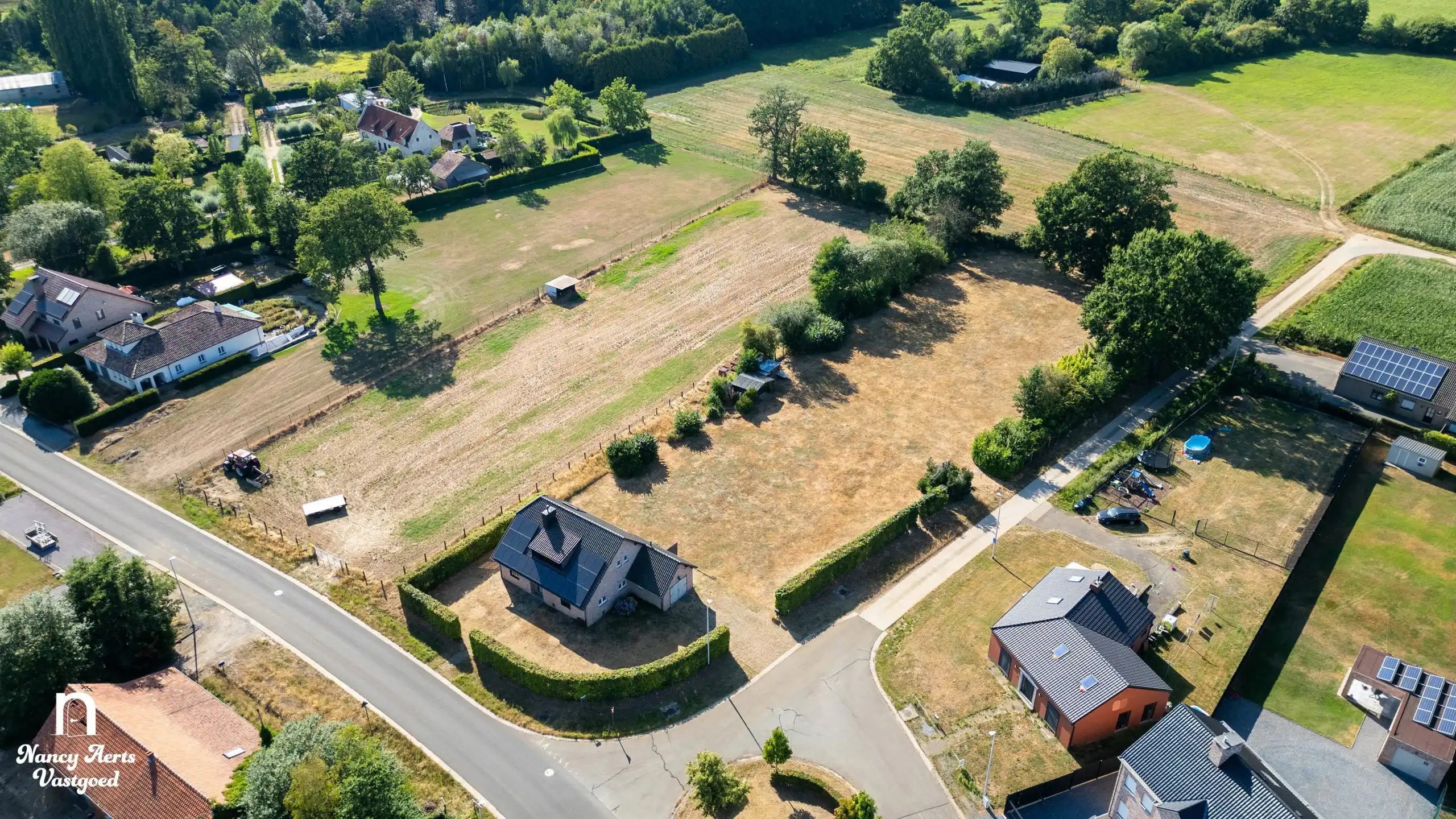 Uniek wonen in het groen op royaal perceel van 4.737 m² foto 2