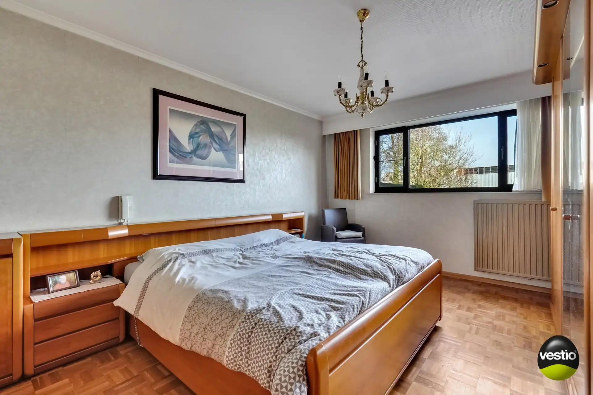 GELIJKVLOERS APPARTEMENT 3 SLAAPKAMERS 171 M² + HANDELSRUIMTE + TUIN + 5 GARAGES + ZOLDER foto 24