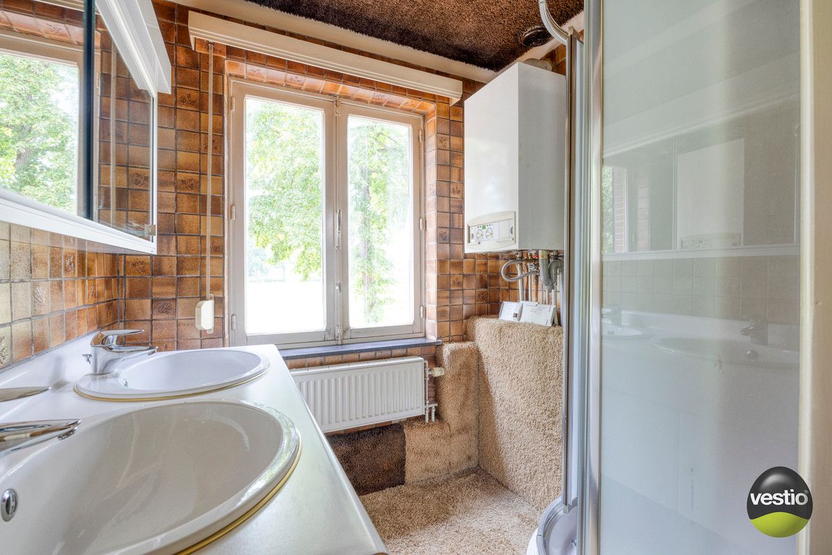 OP TE FRISSEN HALF VRIJSTAANDE WONING OP 7A87CA STADSRAND HASSELT. foto 21