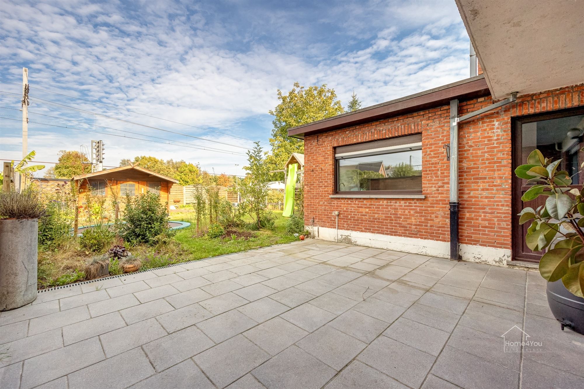 HOB met 4 slaapkamers en 2 badkamers foto 9