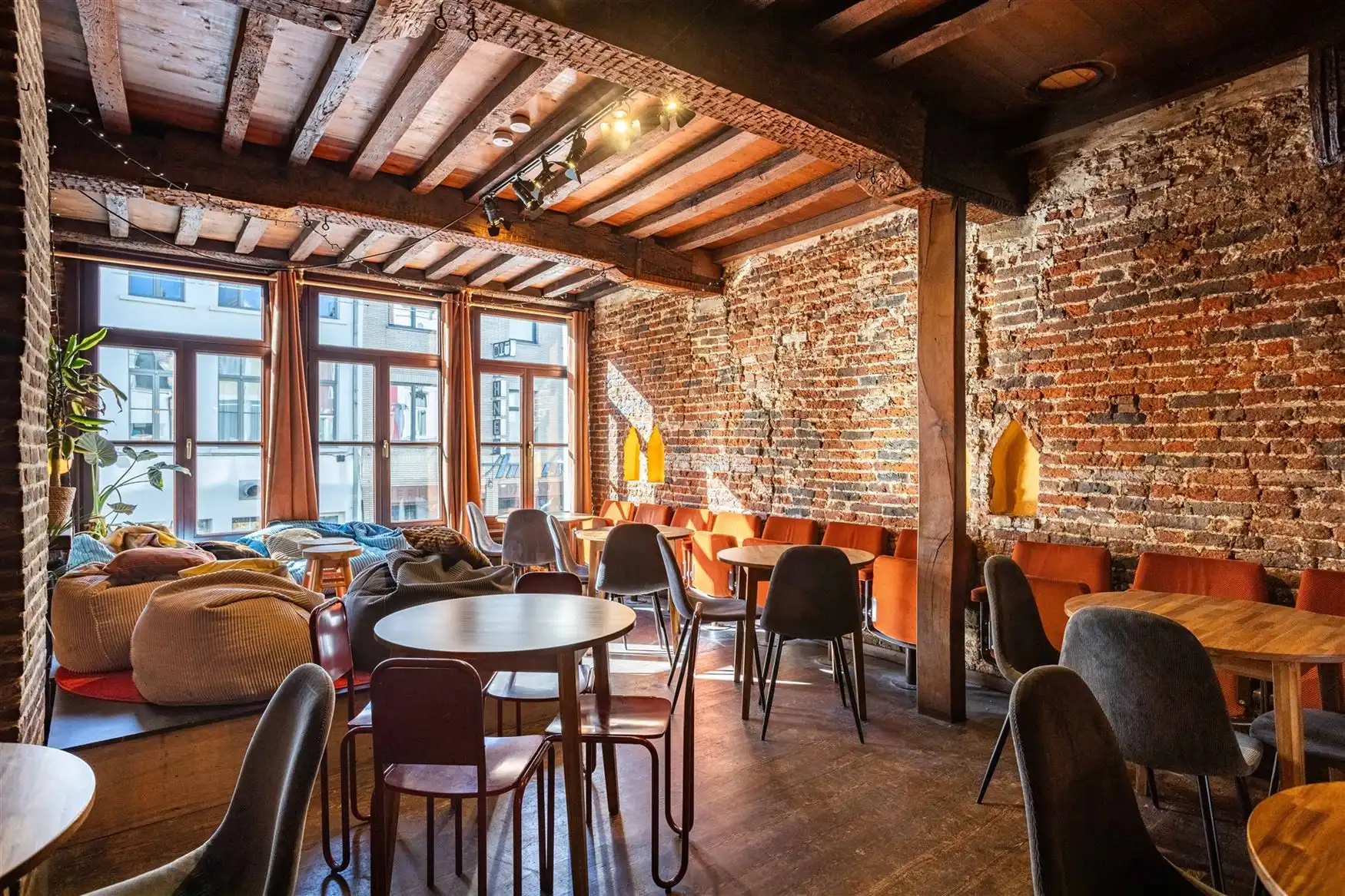 Commercieel gelegen horecapand in de bruisende Gentse binnenstad foto 18