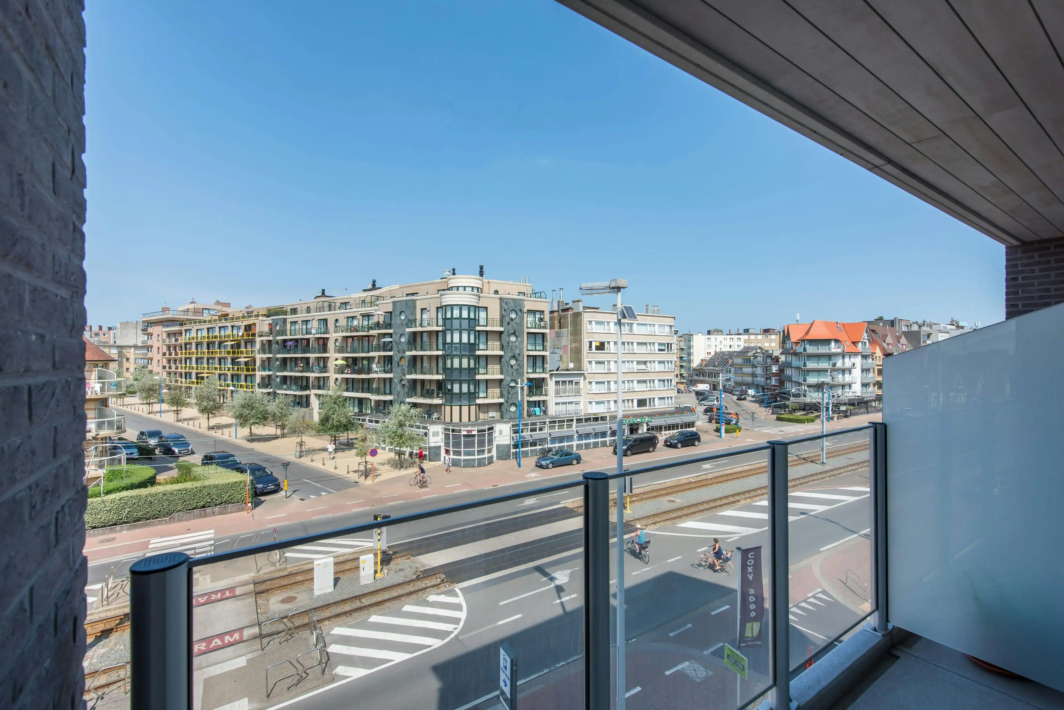 Ruim appartement (94m²) met 2 slaapkamers in Koksijde-Bad foto 2