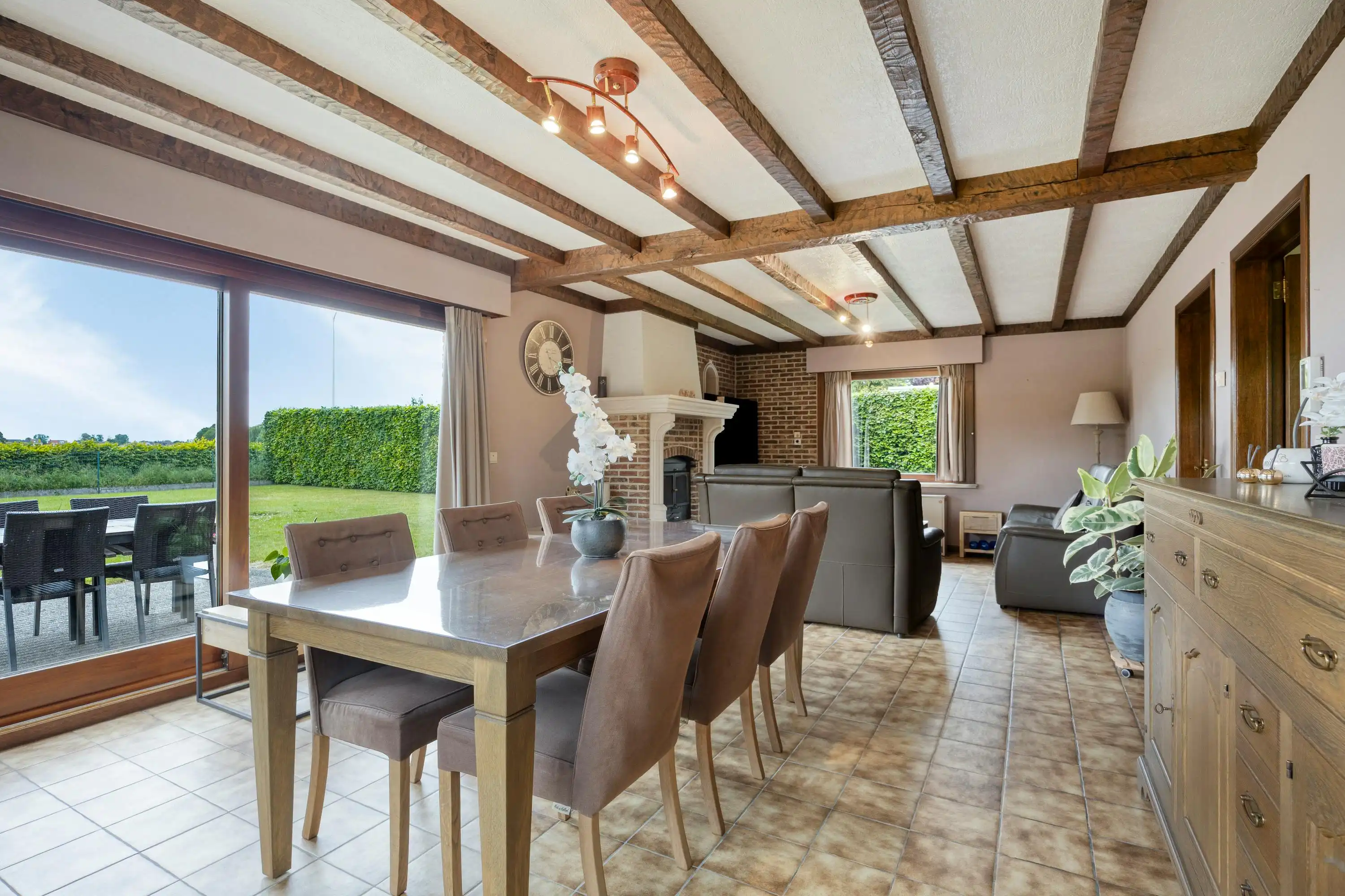 Alleenstaand huis met veel potentieel te koop in Waregem foto 2