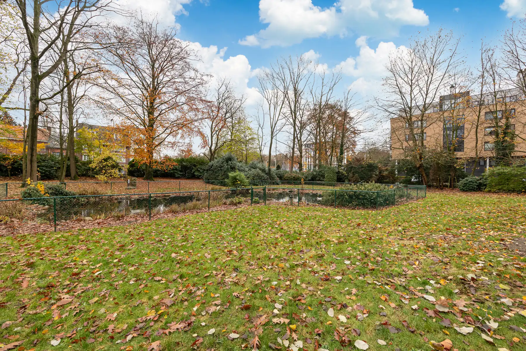 Zeer ruim appartement met 2 terrassen, 2 bergingen en garage foto 17