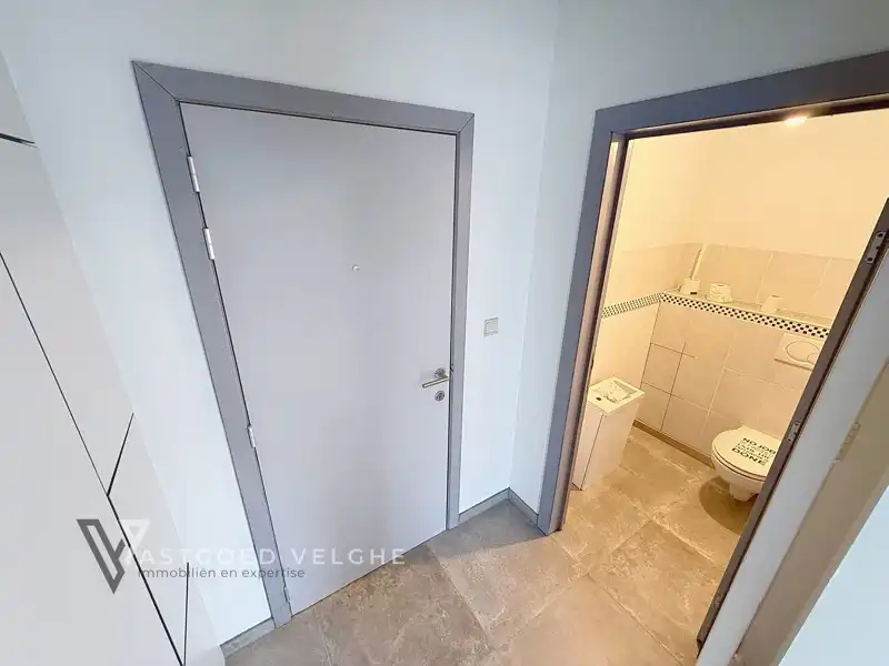 Centraal gelegen duplex appartement met 3 slaapkamers, 2 terrassen en private tuin ! foto 12