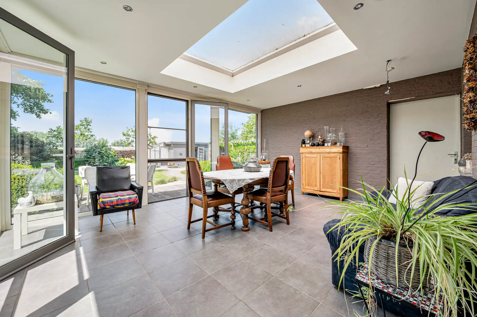 Ruime open bebouwing met prachtige tuin  foto 13