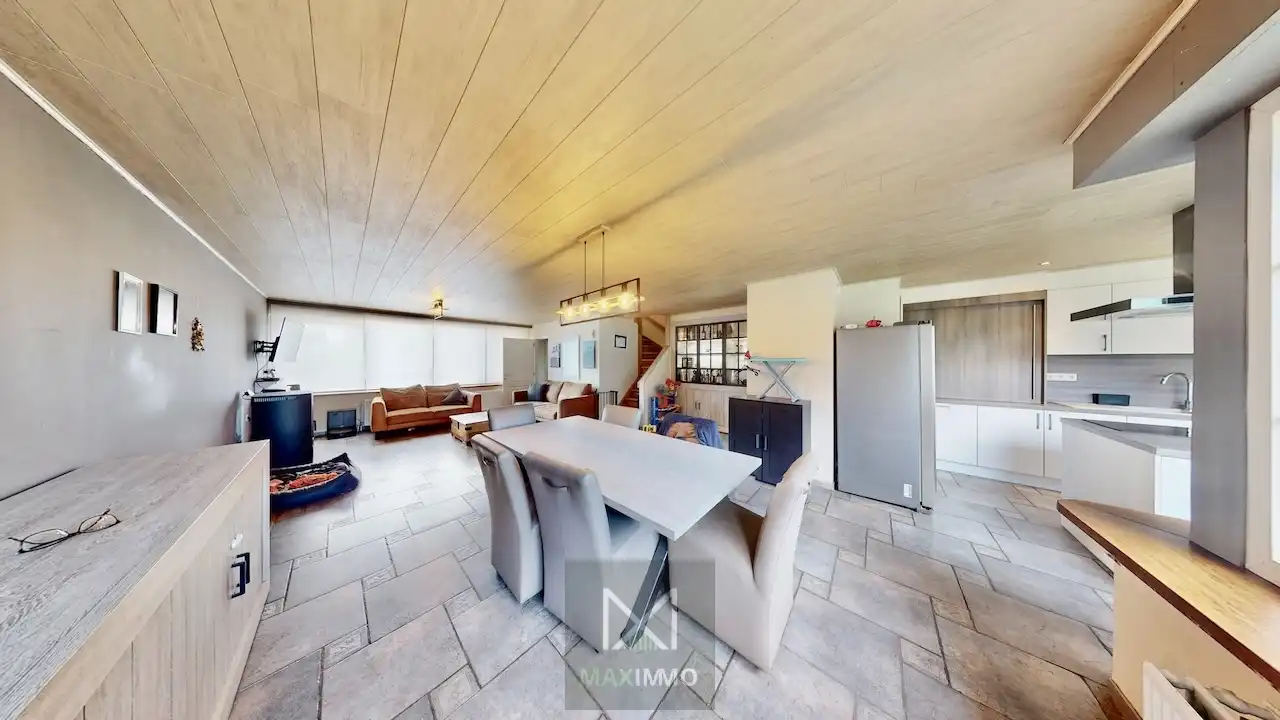 Instapklare gezinswoning met tuin en grote garage in Aalbeke foto 6