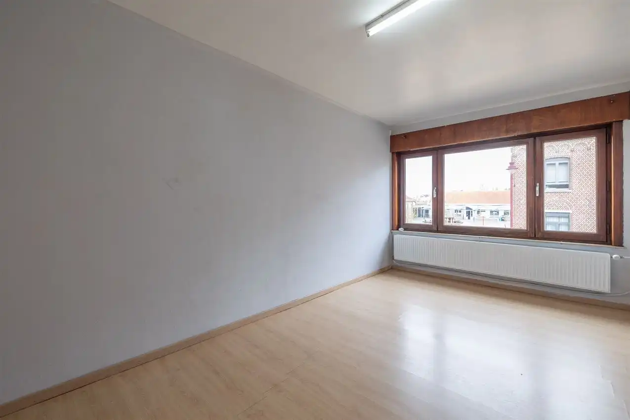 Woning met 3slk, tuintje en werkhuis foto 16