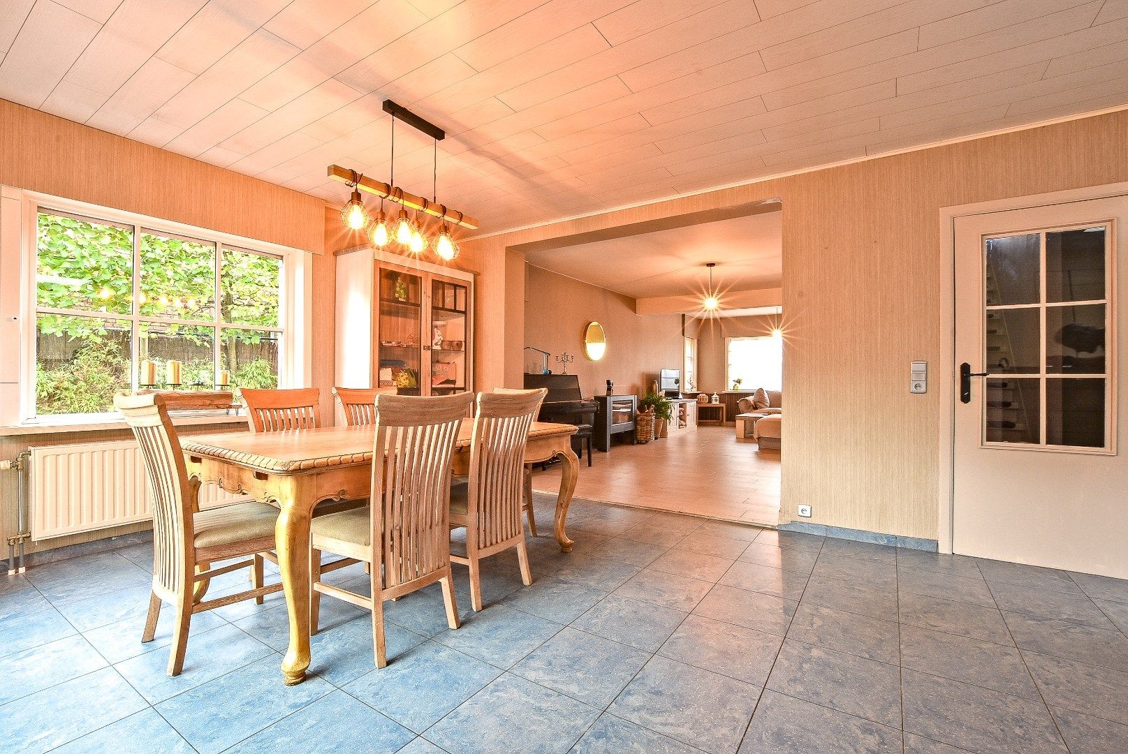 Instapklare alleenstaande woning met 4/5 slaapkamer op 2.084m² te Diksmuide! foto 6
