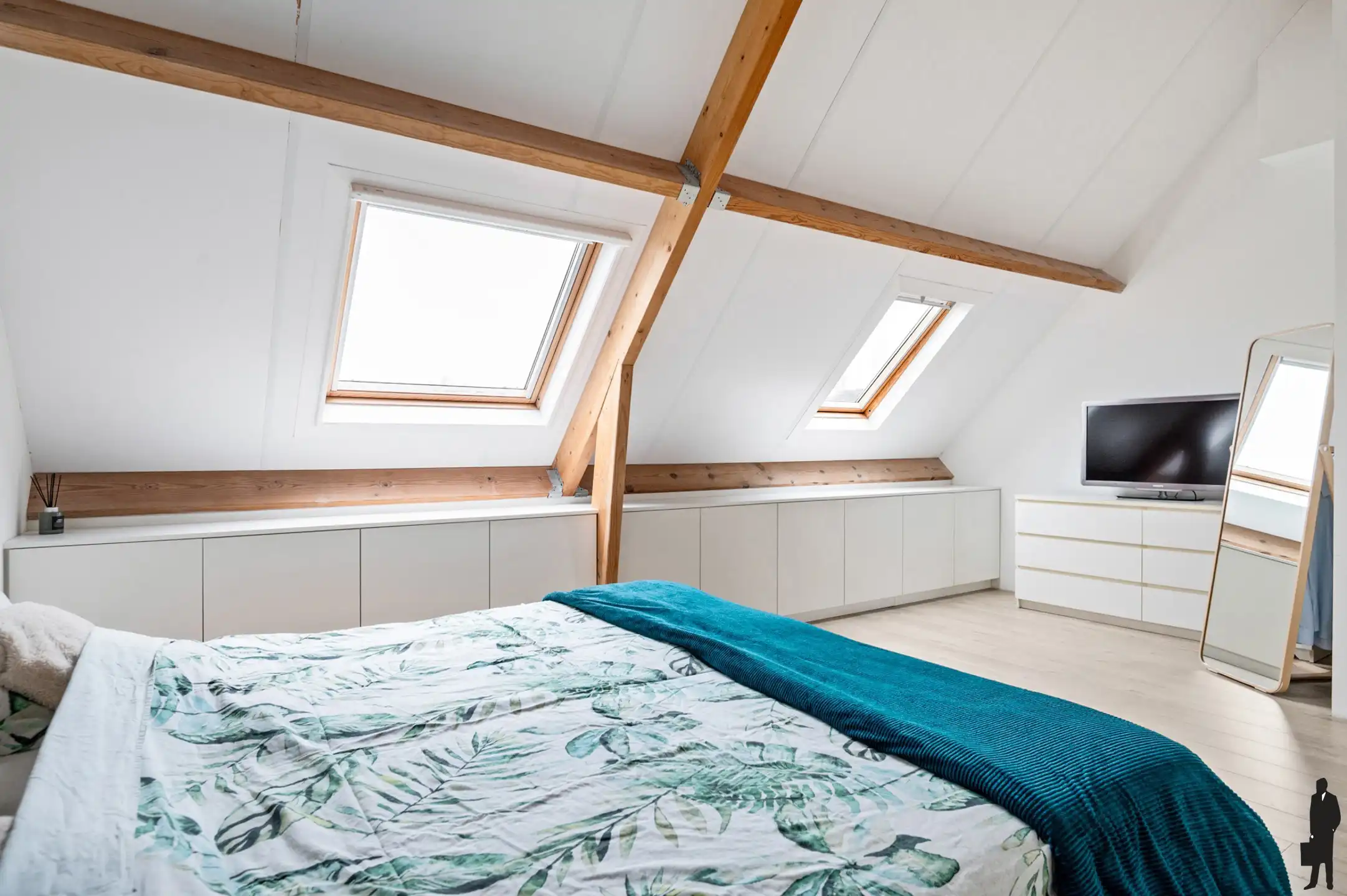 Instapklare woning met 4 slpks, ZO tuin en dubbele garagebox foto 24