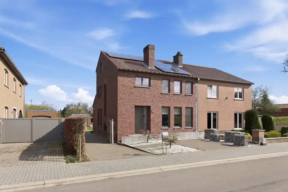 Instapklare gezinswoning met 3 slaapkamers en ruime tuin en garage in Tongeren foto 31