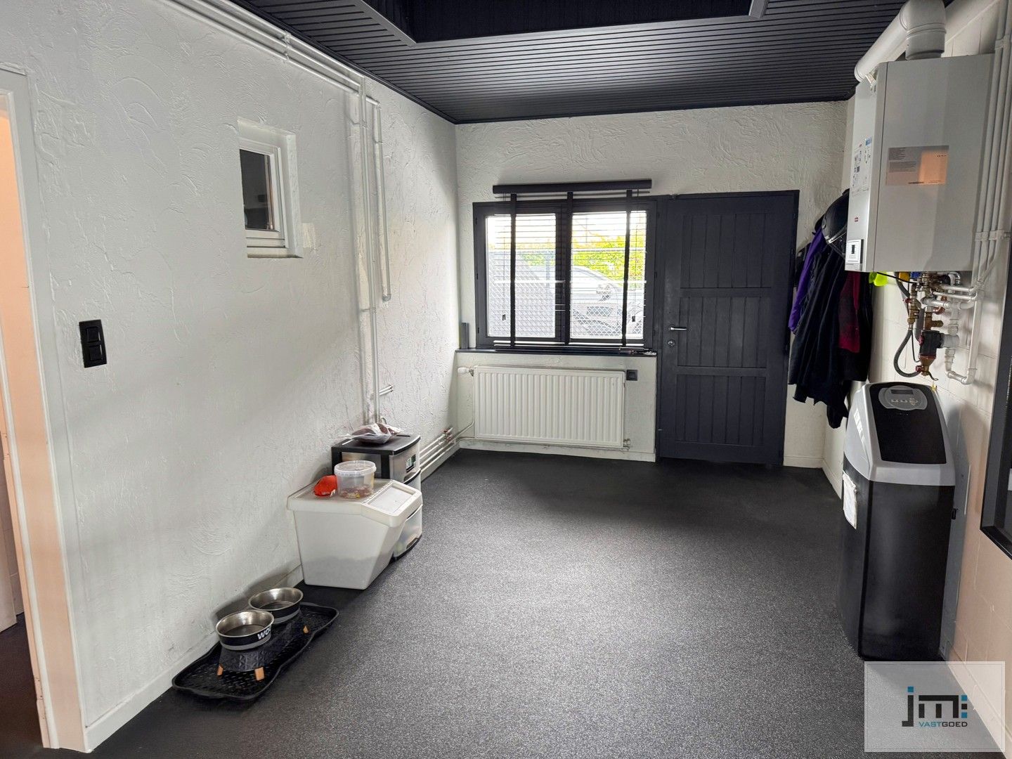 Gelijkvloerse woning met grote hal (200 m2) foto 12