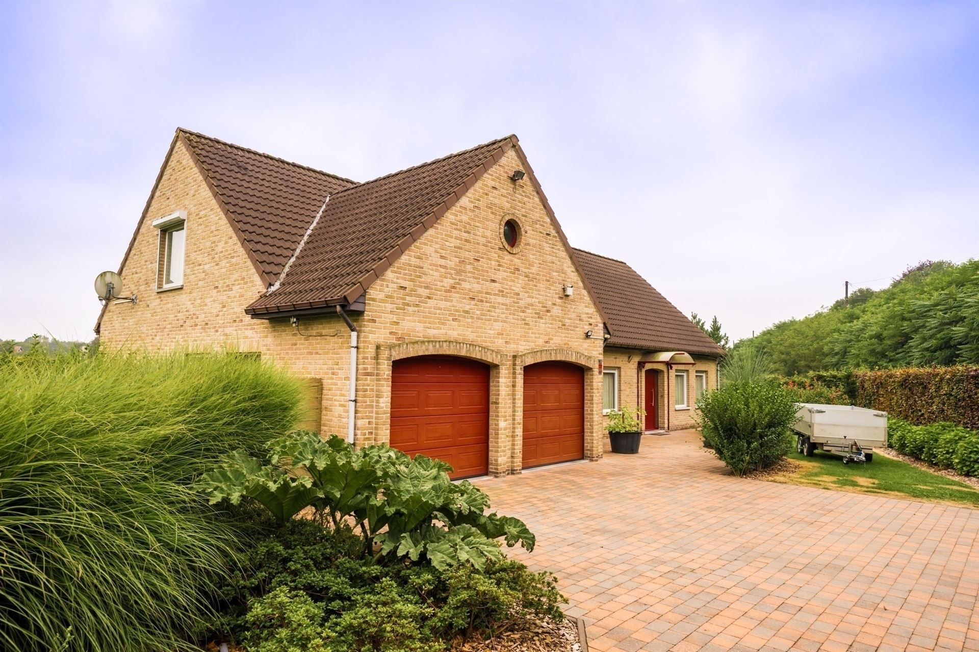 Zeer rustig gelegen villa op een perceel van 3.626 m² foto 3