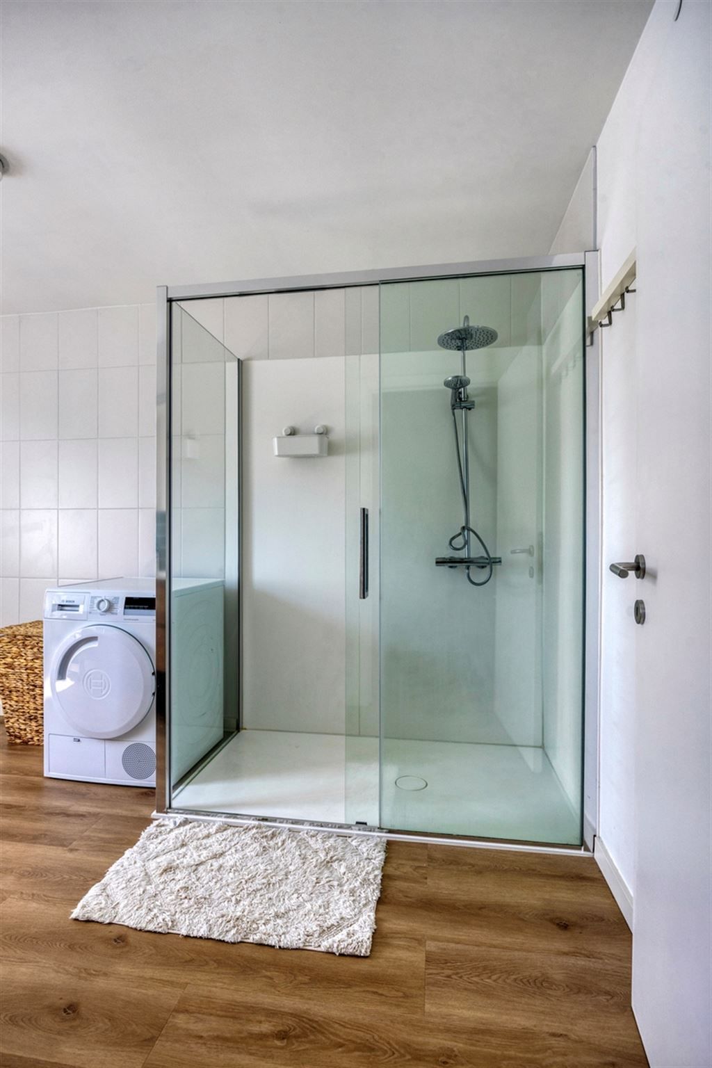 Knappe gerenoveerde woning op een gunstige locatie te Gelrode!  foto 18
