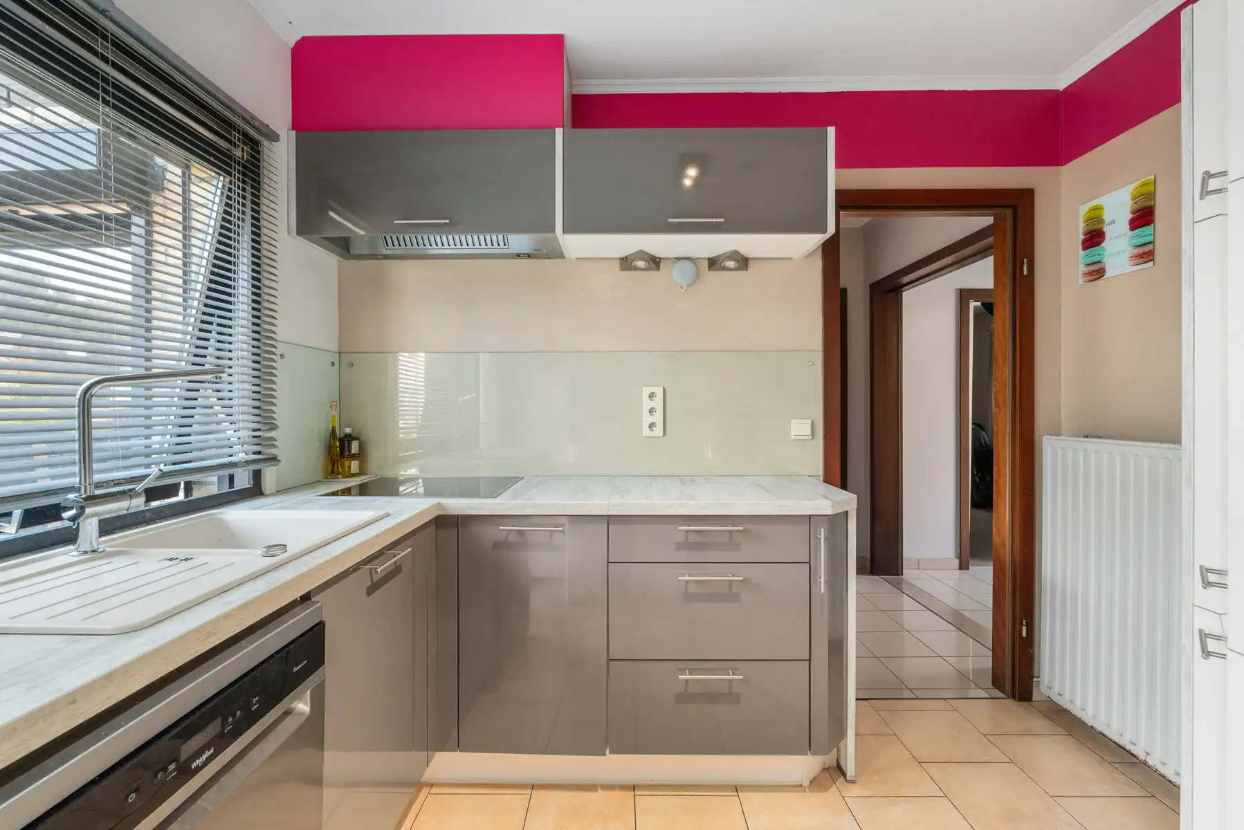 Gezinswoning met 4 slaapkamers, 2 badkamers in rustige wijk foto 7