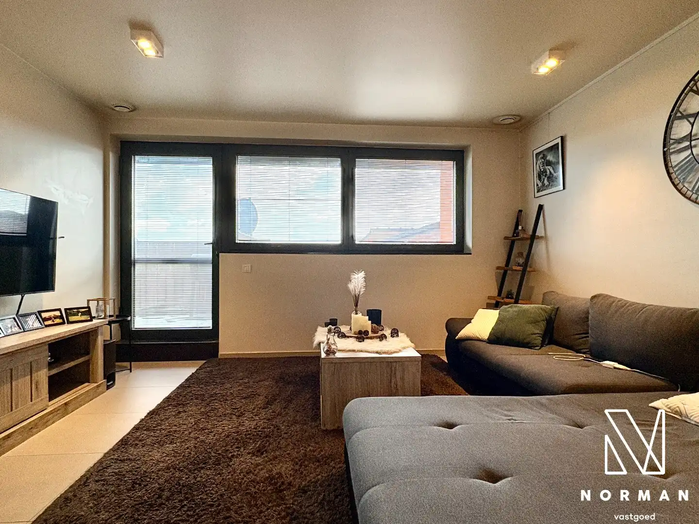 Bel-etagewoning nabij het centrum van Kuurne foto {{pictureIndex}}