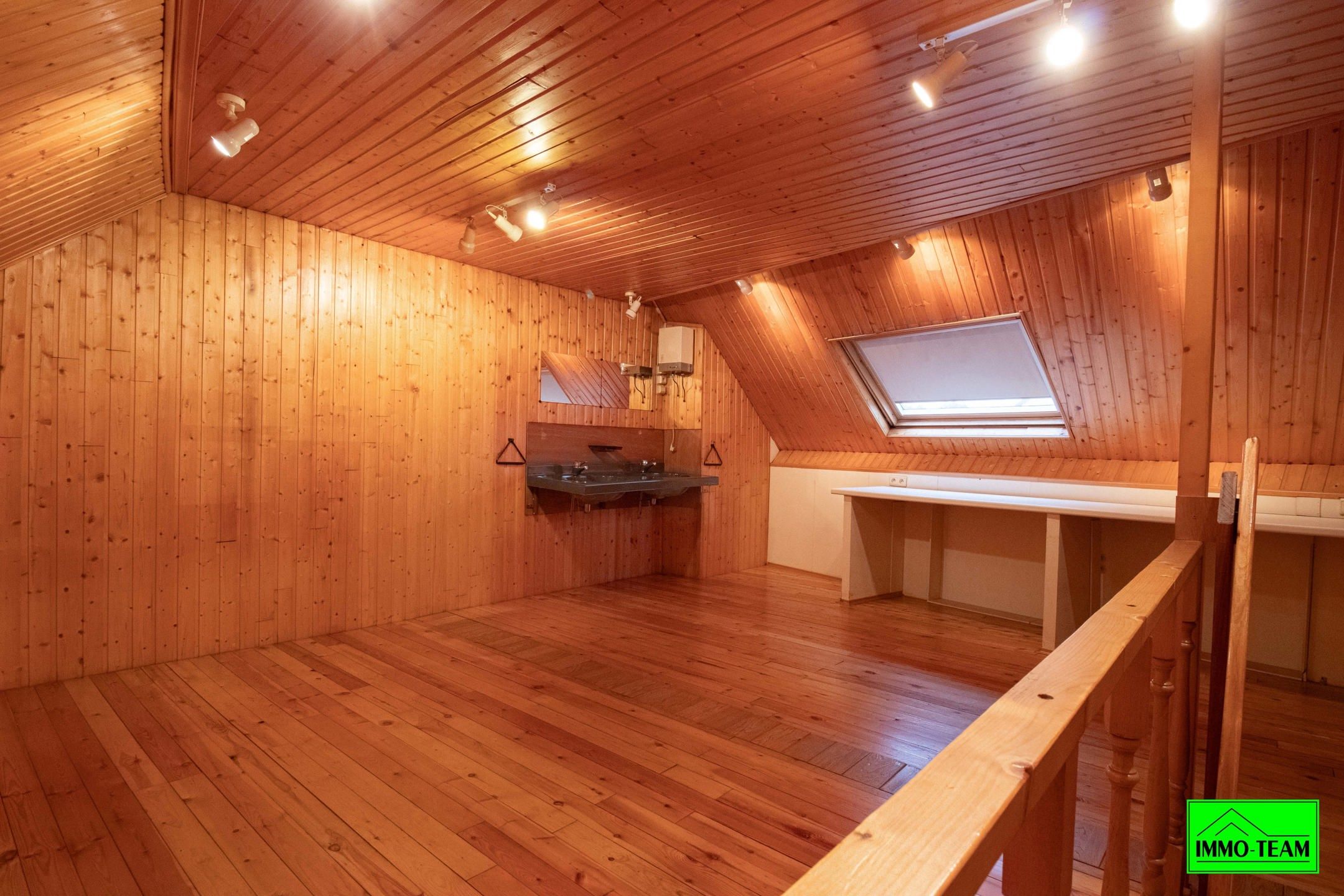 Ruime goed onderhouden gezinswoning met 4 slaapkamers foto 16