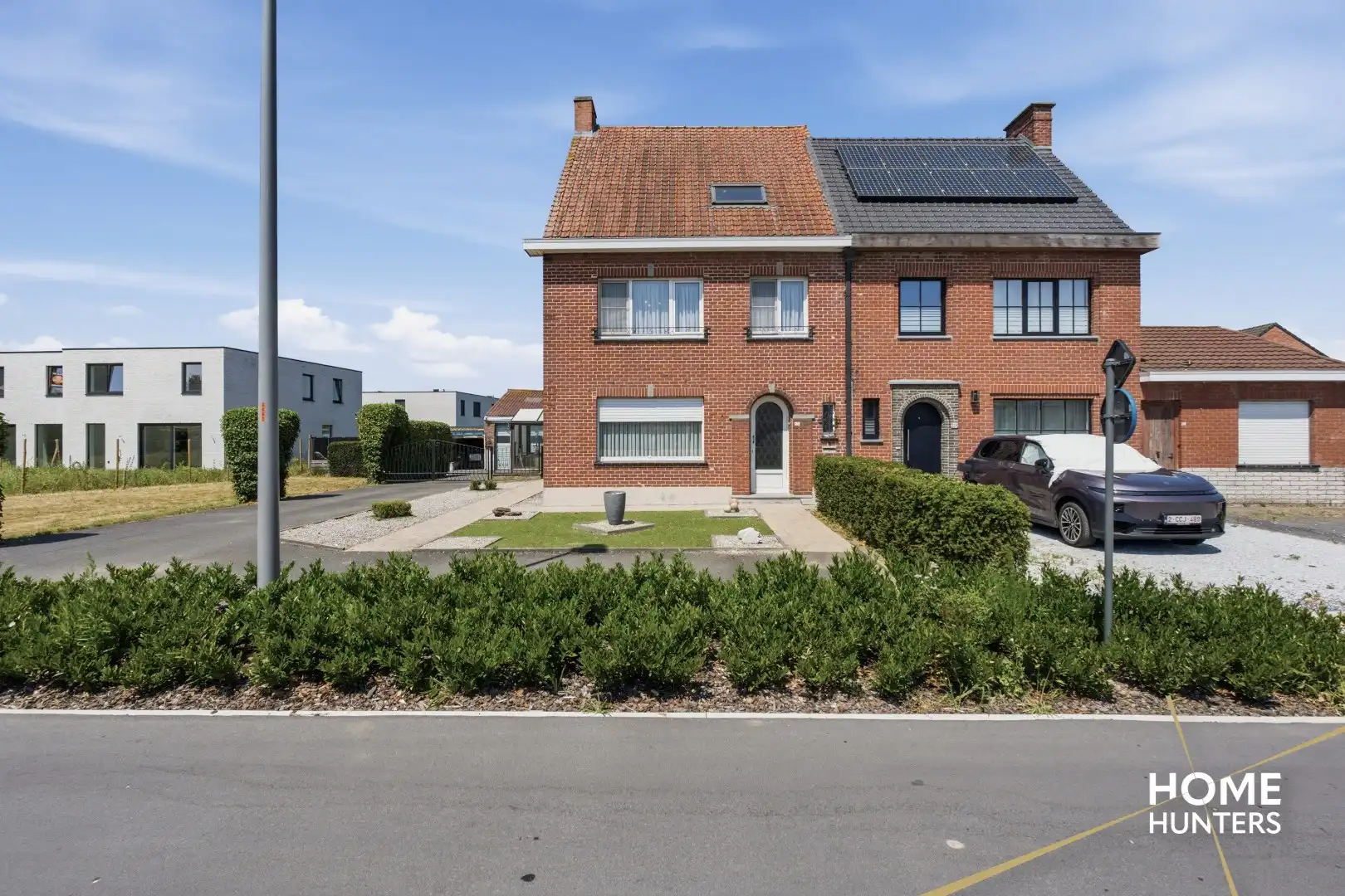 Ruime halfopen bebouwing met loods van 200 m² op een perceel van 919 m² foto 3