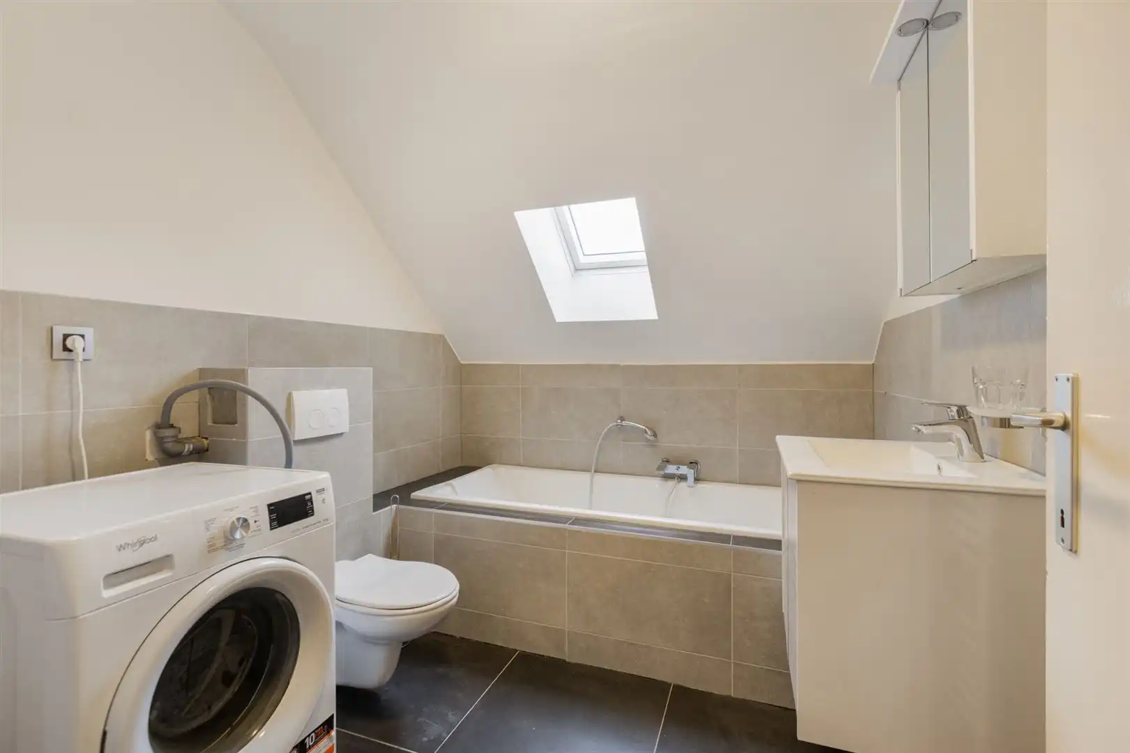 TE HUUR: Appartement met één slaapkamer te Houthalen-Helchteren!  foto 8
