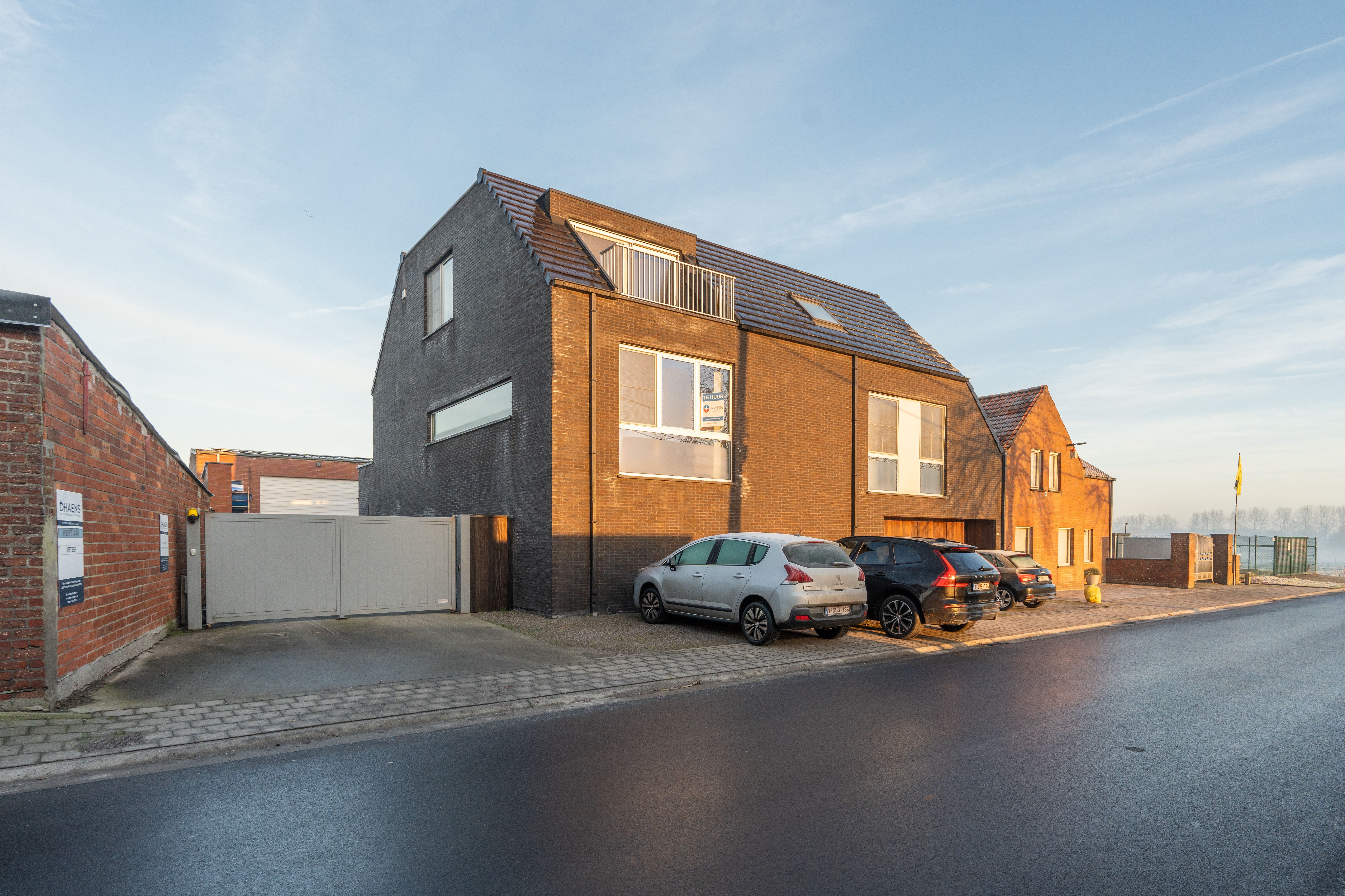 Ruim landelijk gelegen appartement met 2 autostaanplaatsen foto {{pictureIndex}}