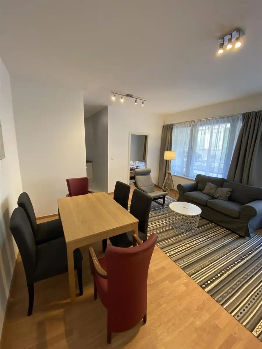 Gemeubeld 2 slaapkamer appartement (Europese wijk) foto 3