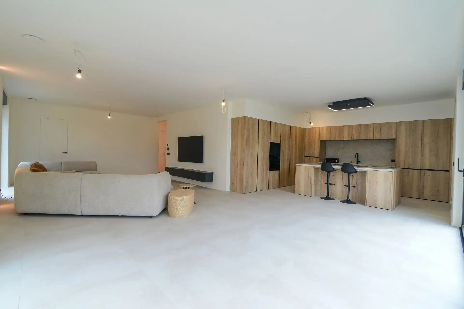 Stijlvolle en instapklare vrijstaande woning op een doodlopende straat  foto 9