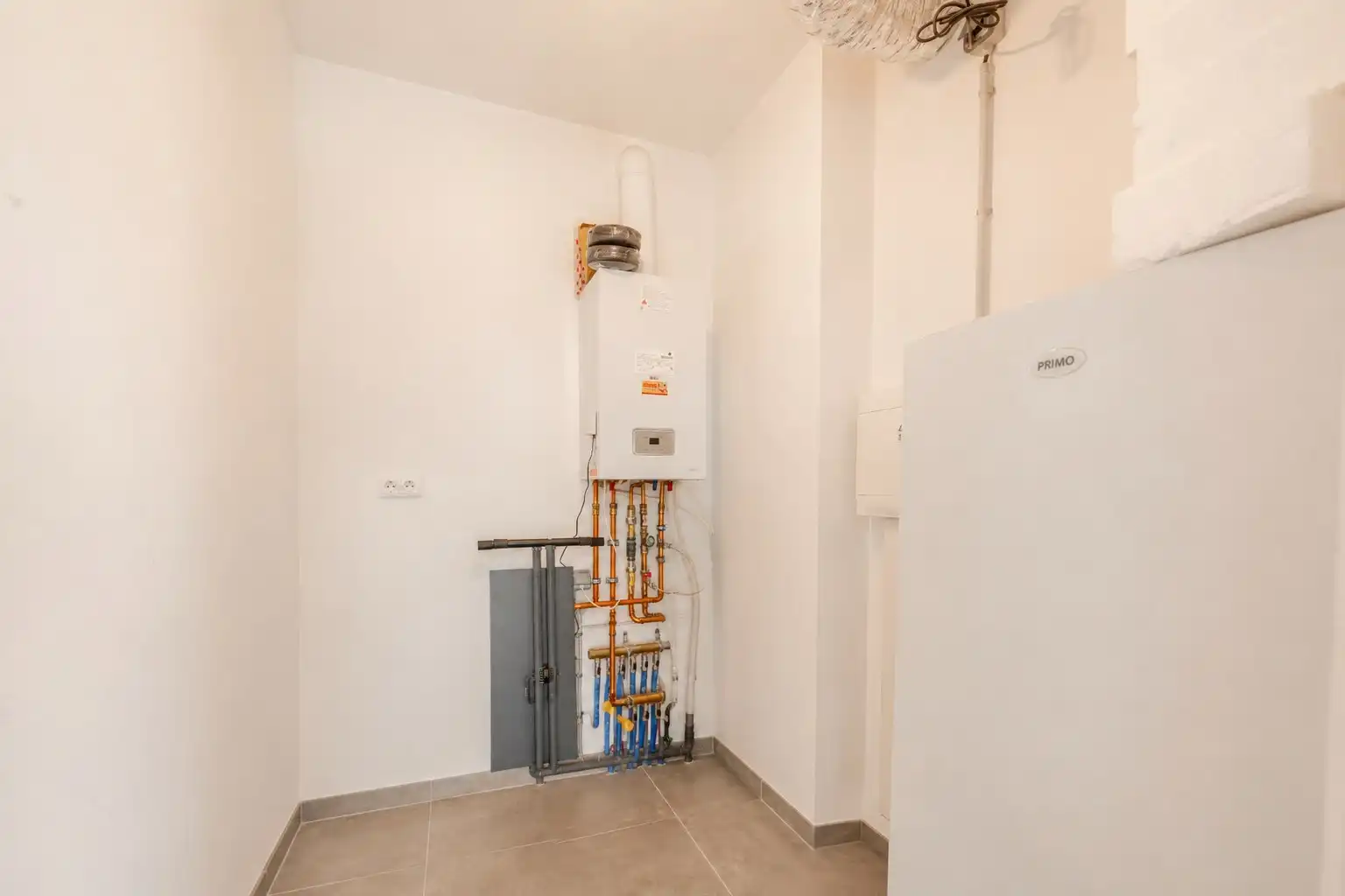 Instapklaar, energiezuinig appartement (2019) met terras in Beveren-Leie foto 9