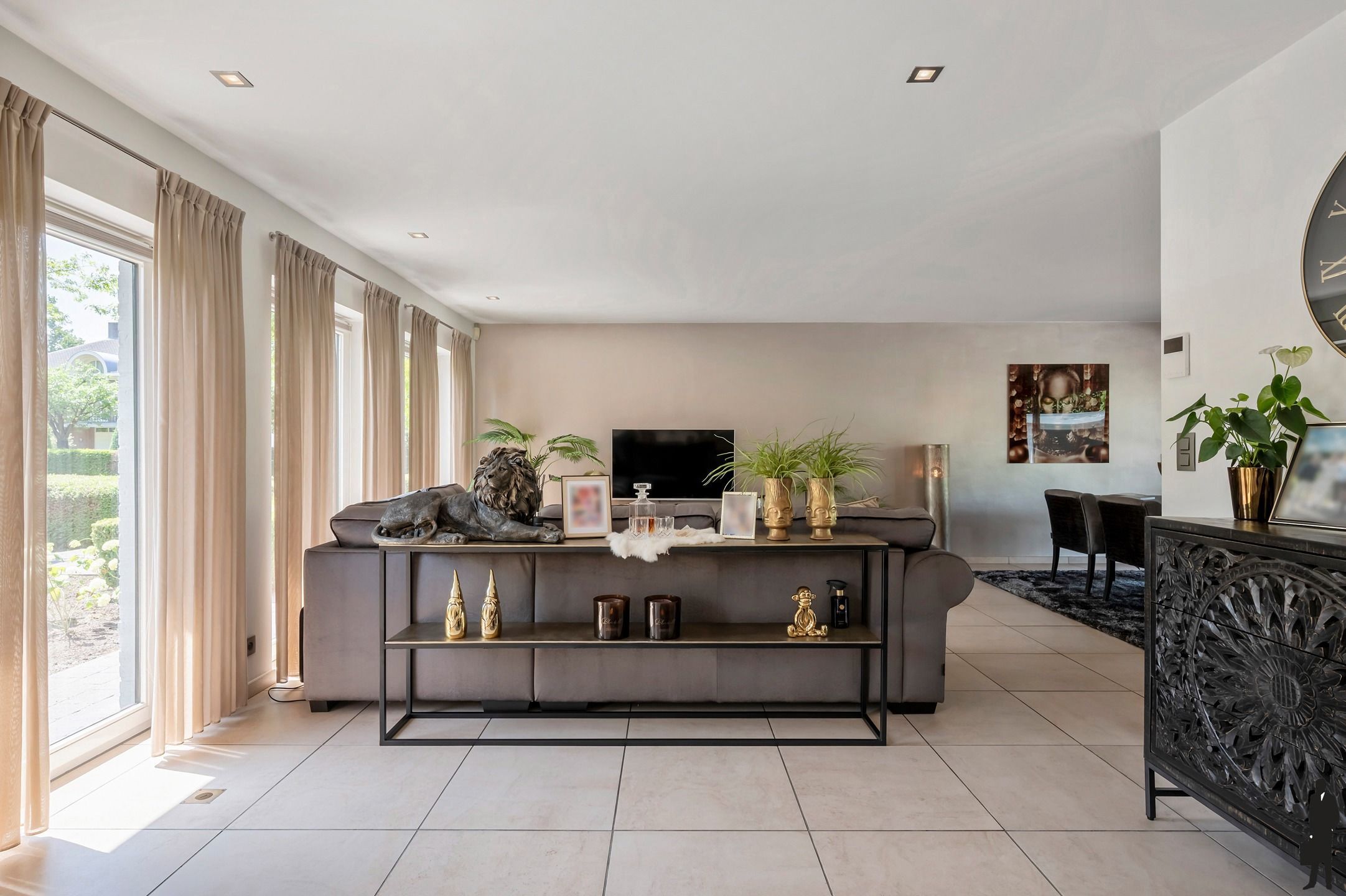 Tijdloze villa op perceel van ca. 1287 m².  foto 4