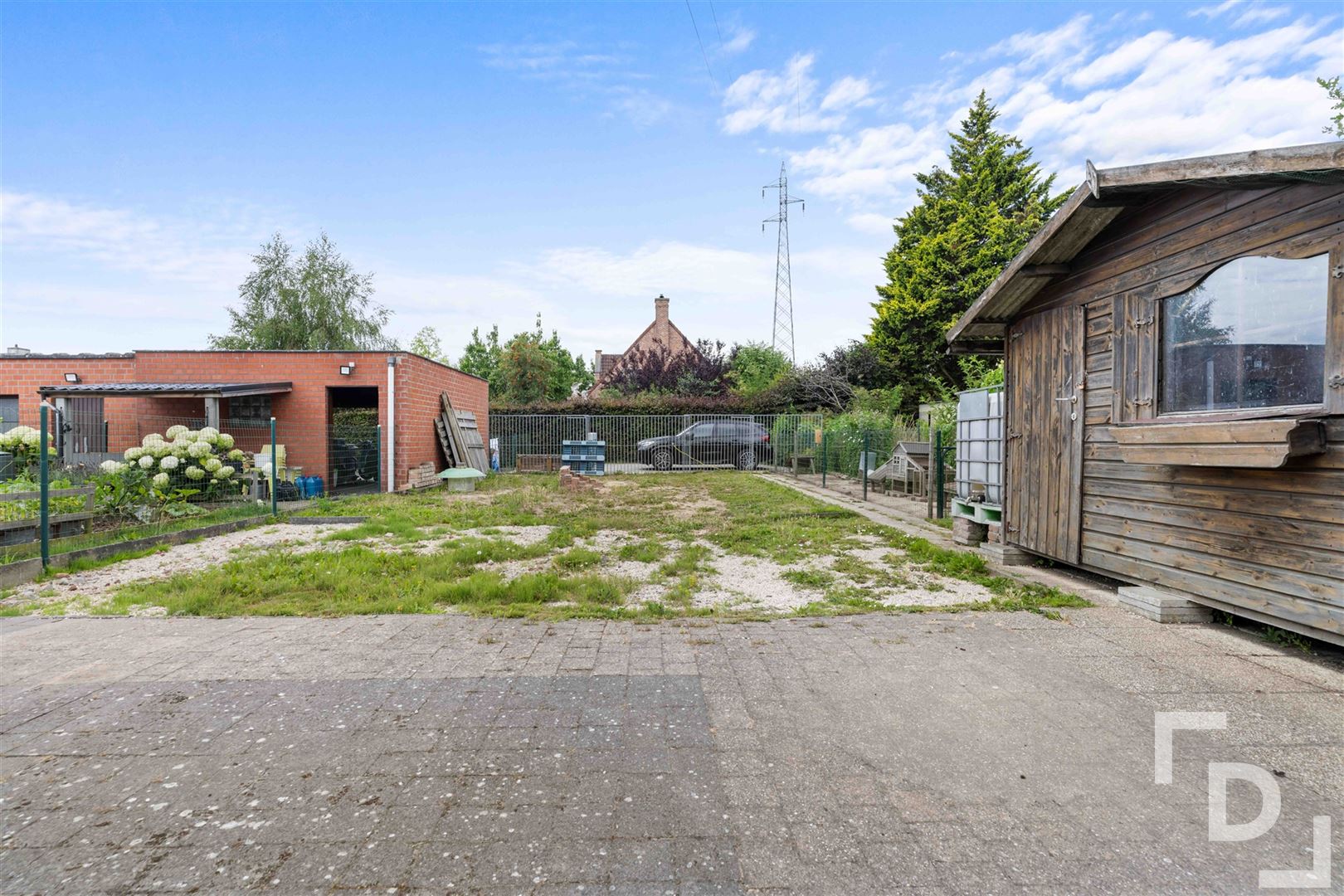Ruime gezinswoning met grote tuin en uitweg te koop in Menen. foto 27