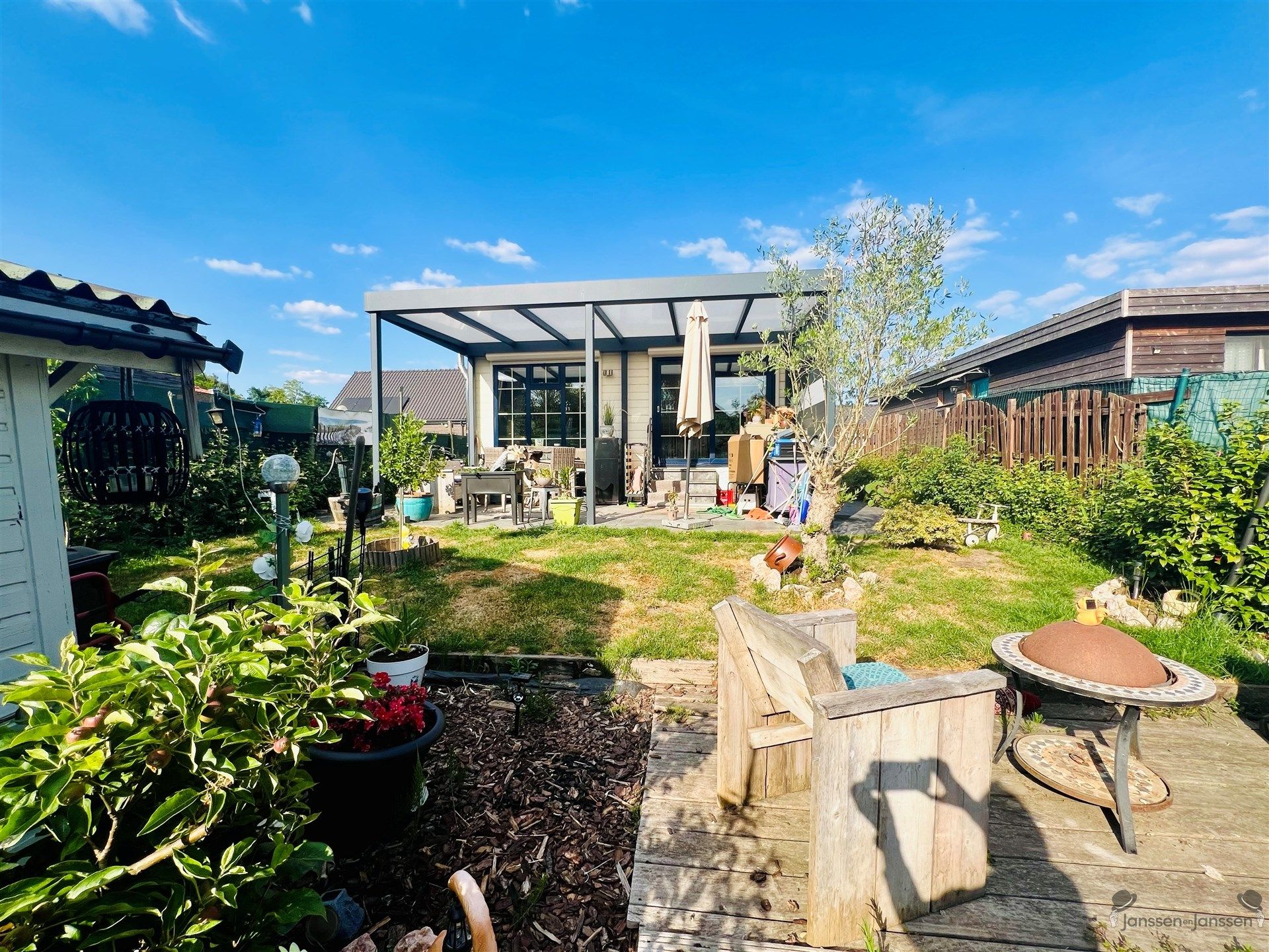 Rustig gelegen bungalow met tuintje - permanente bewoning toegestaan! foto 14