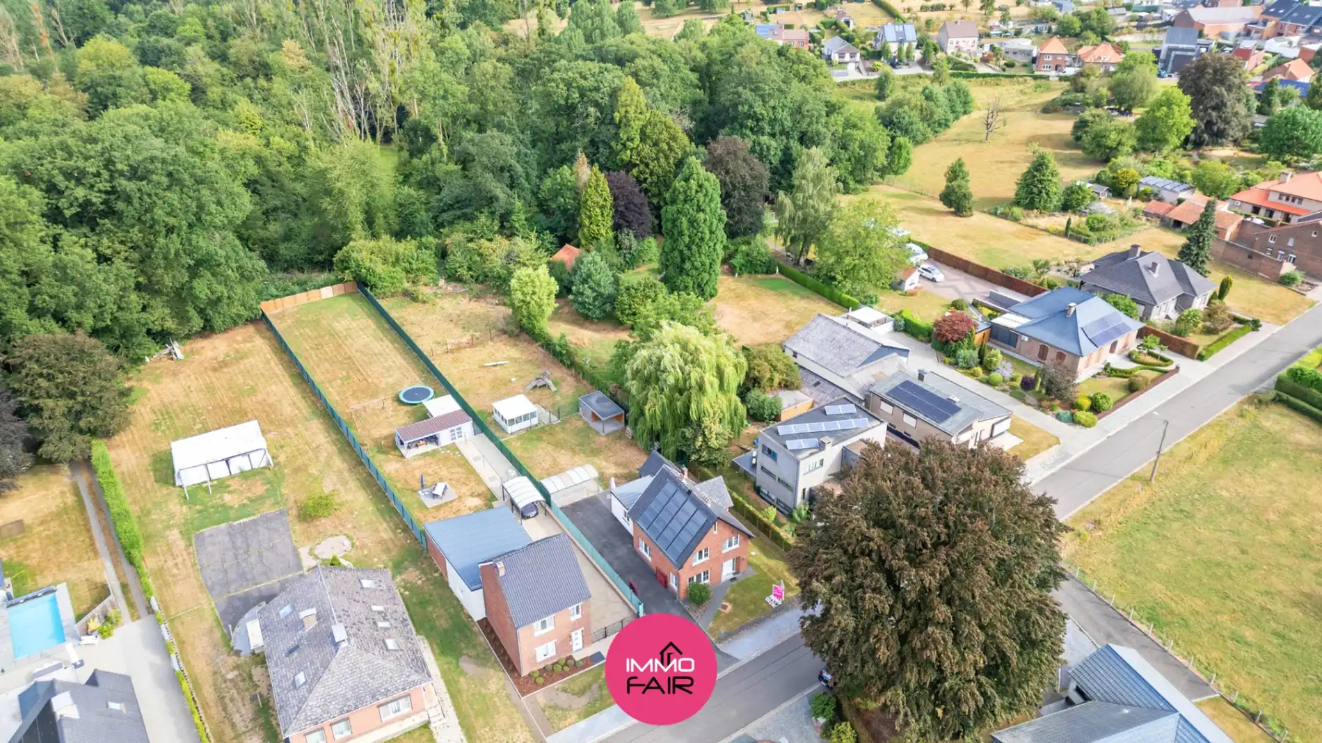 Royale, instapklare gezinswoning op geliefde locatie foto 22