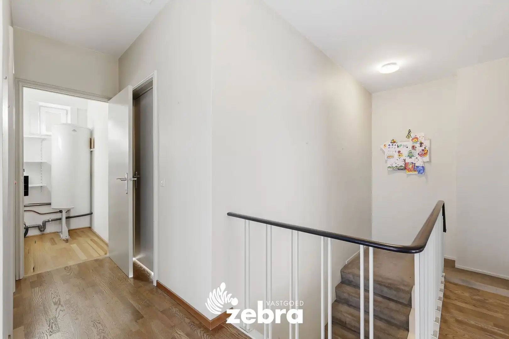 Halfopen bebouwing met praktijk- of kantoorruimte in centrum Tielt foto 11