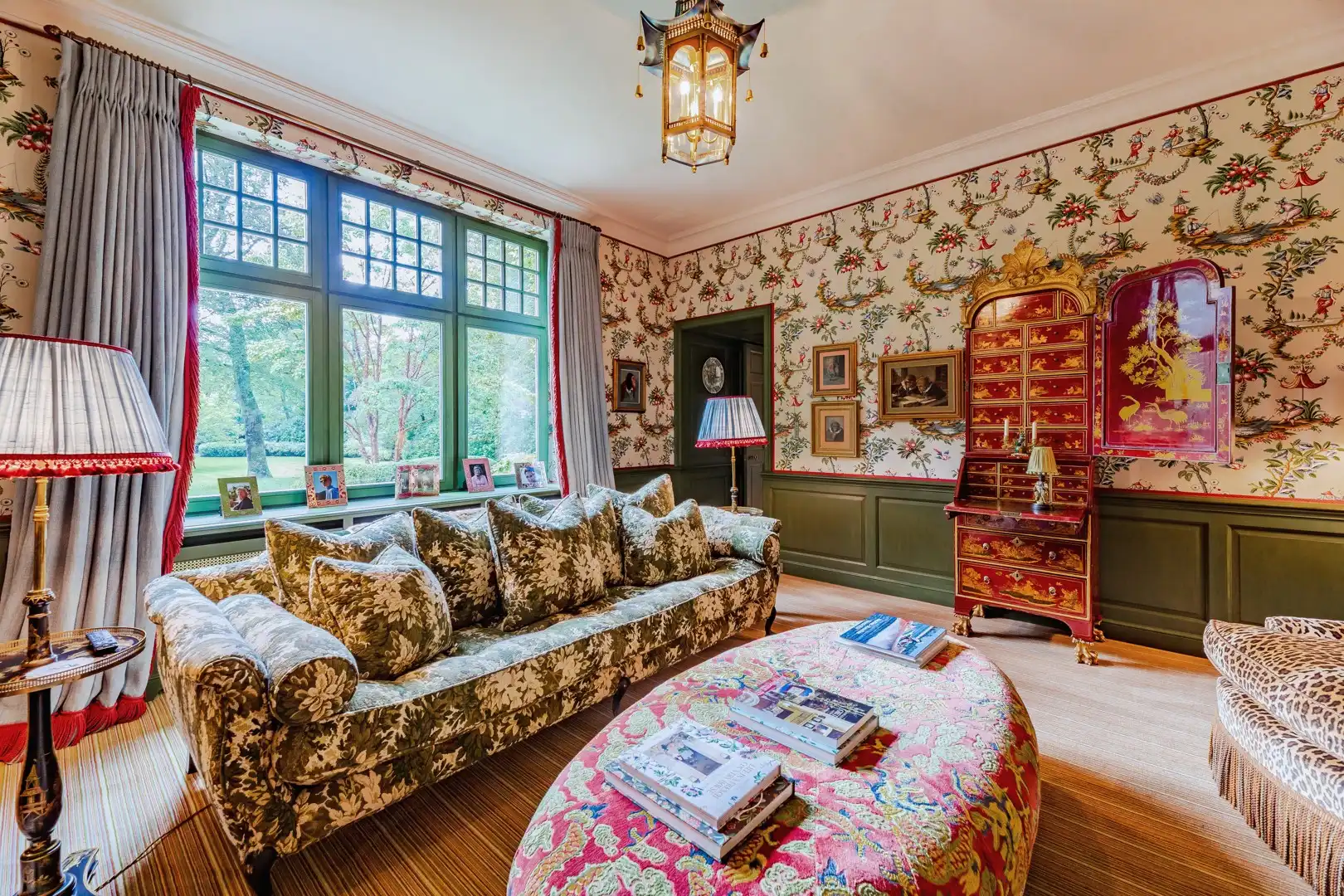 AN EXCEPTIONAL ENGLISH TUDOR RESIDENCE — SCHOTEN, ANTWERP foto 5