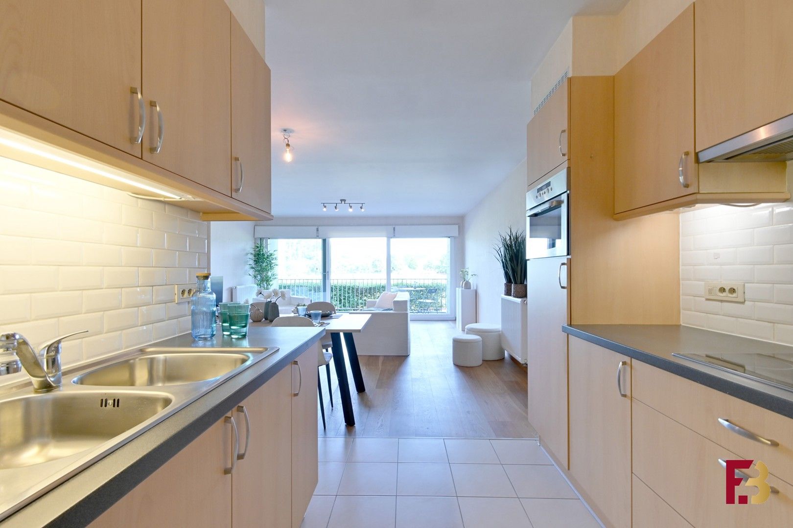 Lichtrijk gelijkvloers appartement met 2 terrassen en uitzicht op groen – hartje Eke foto 9