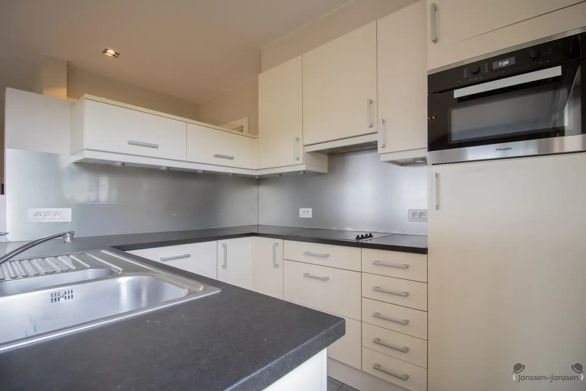 Appartement van 104 m² op de 3de verdieping met 2 slaapkamers en 2 terrassen foto 8