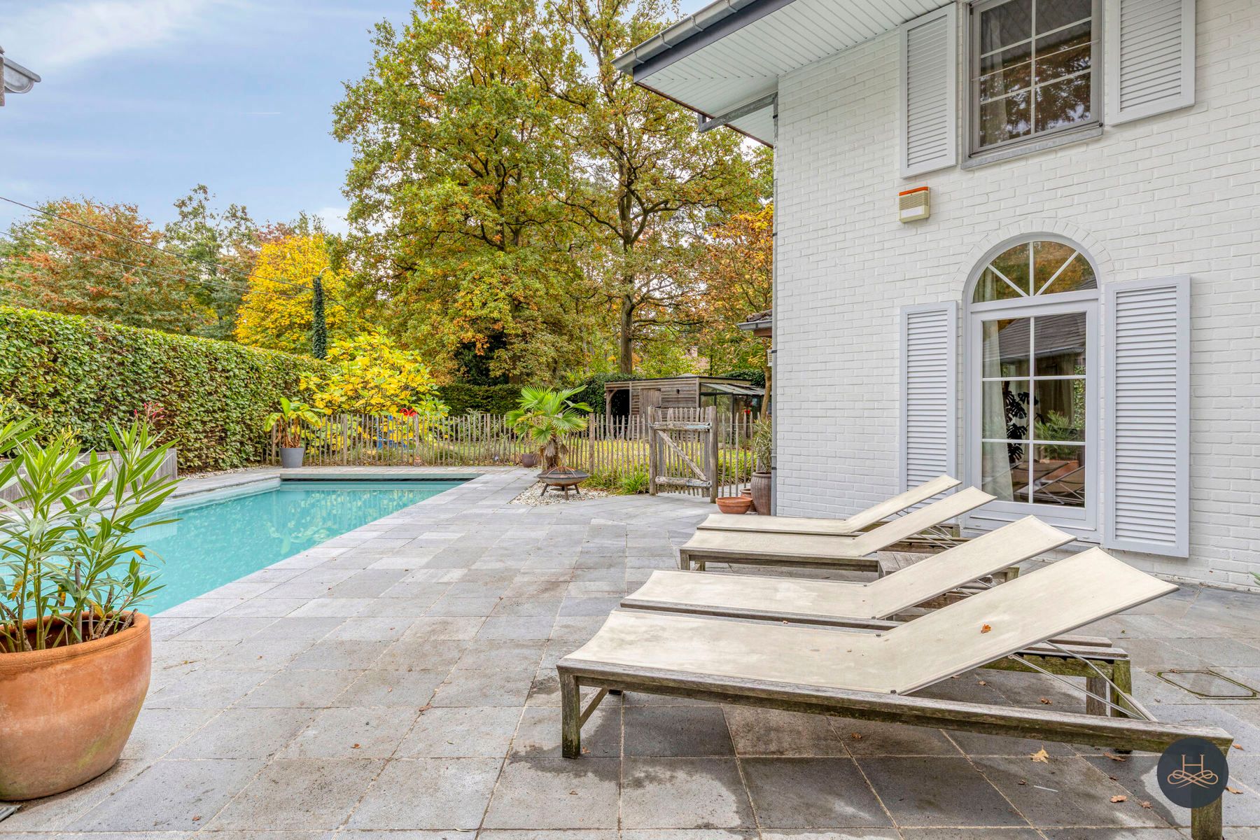 Indrukwekkende groen gelegen villa met zwembad en poolhouse  foto 41